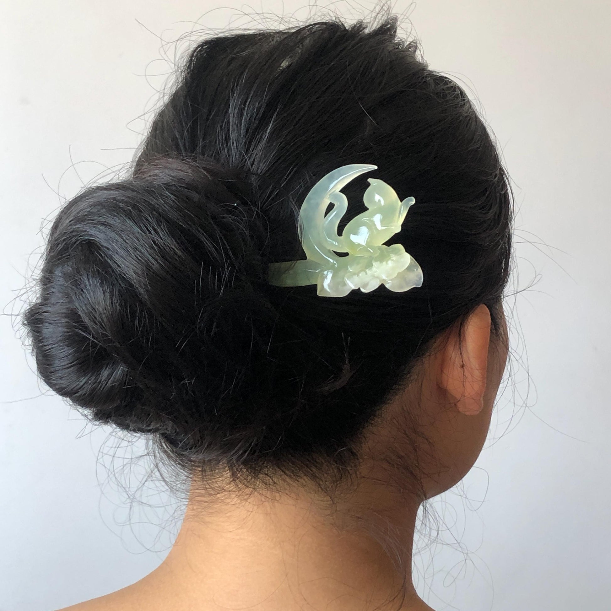 xiu jade hand carved cat on the moon hair stick