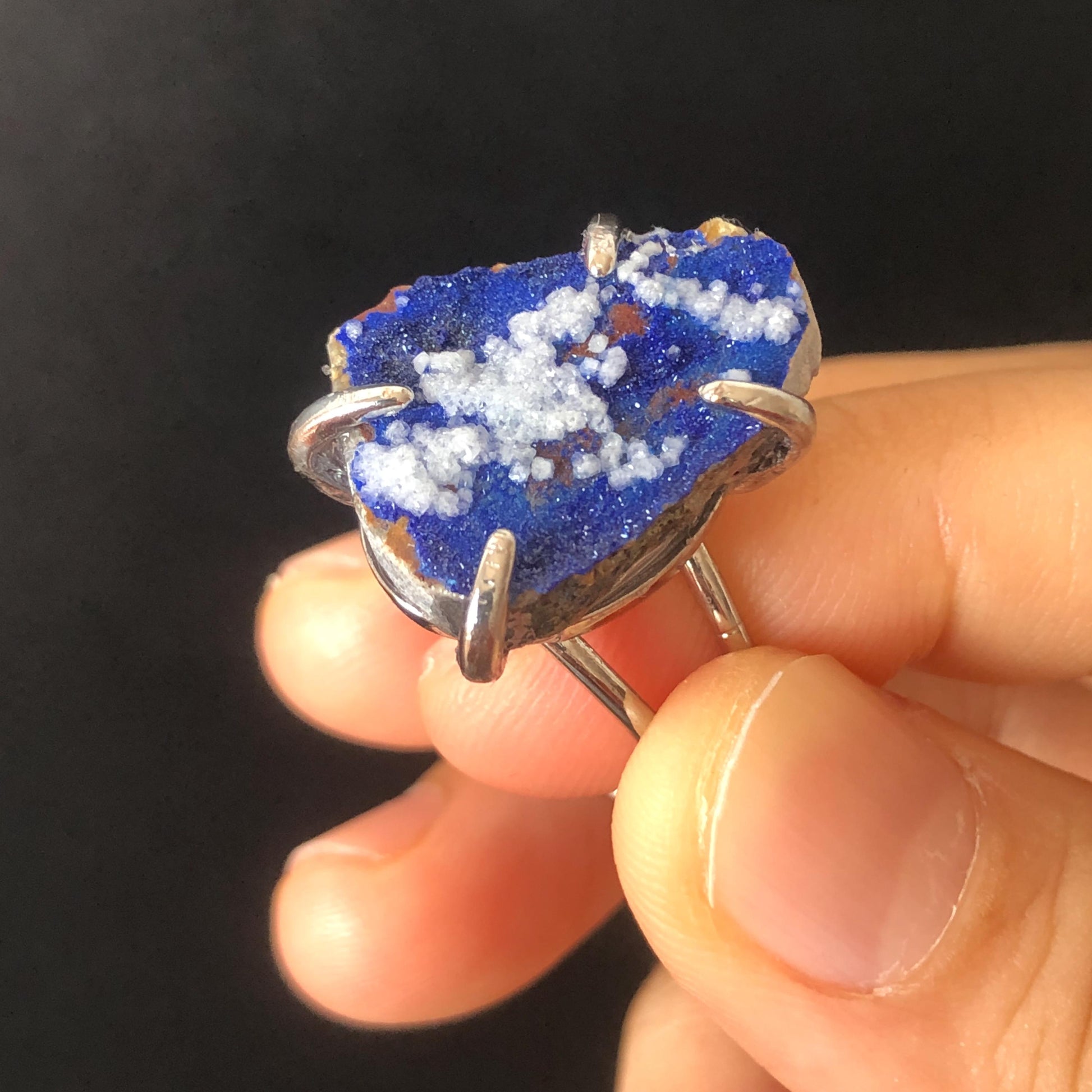 Raw Azurite with Gypsum plaster Ring, Shiny Raw Stone Ring Blue, Sparky Raw Crystal Ring, Irregular Statement Ring, Rough Gemstone Rock Ring, silver-plated copper ring, irregular ring gift for her and him, Birthstone ring gift for men and women