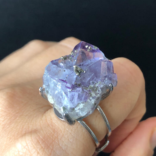 Raw Fluorite Pyrite Ring, Purple Fluorite & Silver Pyrite Adjustable Statement Ring, Irregular Chunky Cocktail Ring, Raw Minerals Specimen Ring, Raw Crystal Band Ring Gemstone, February March Birthstone, Meditation Crystal, women ring gift for her