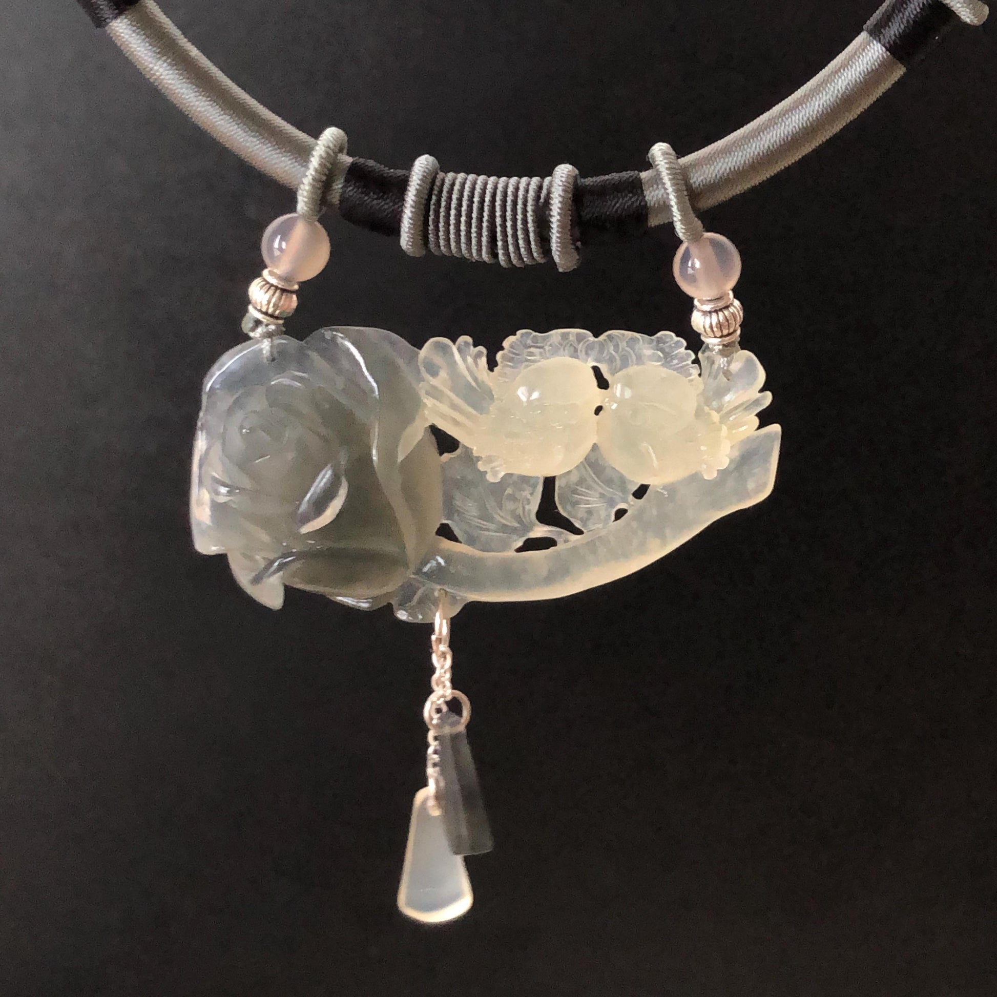 Certified Natural Xiu Jade Serpentine Hand Carved Magpie Birds ＆ Black Rose Pendant Adjustable Vintage Necklace | Black Gray White Gemstone