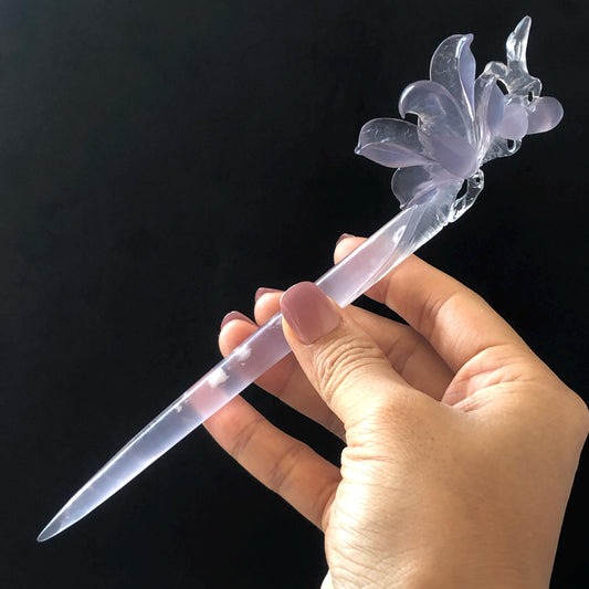 Natural Fluorite Hand Carved Yulan Flower Hair Pin:  Purple and White Handcrafted Crystal Hanfu Hair Stick in Asian Chinese Vintage Style   Handcrafted Hair Fork Bridal Wedding Headpiece gift for her japanese hairpin korean hair stick chinese hair fork vintage hair comb antique hair pins hanfu hair stick bridal shower hair jewelry wedding headpiece bridal shower gift engagement hair accessory jade carving hand engraved purple crystal untreated natural crystal hairpin yulan carving