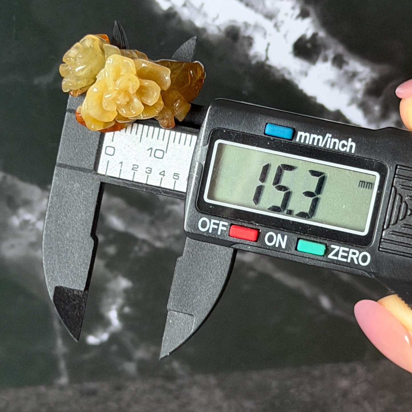 Xiu Jade (Serpentine) Hand Carved Blooming Flowers Statement Ring 15.3mm (US 4.25): Natural Bi-colour Brown Yellow Jade Pinky Ring