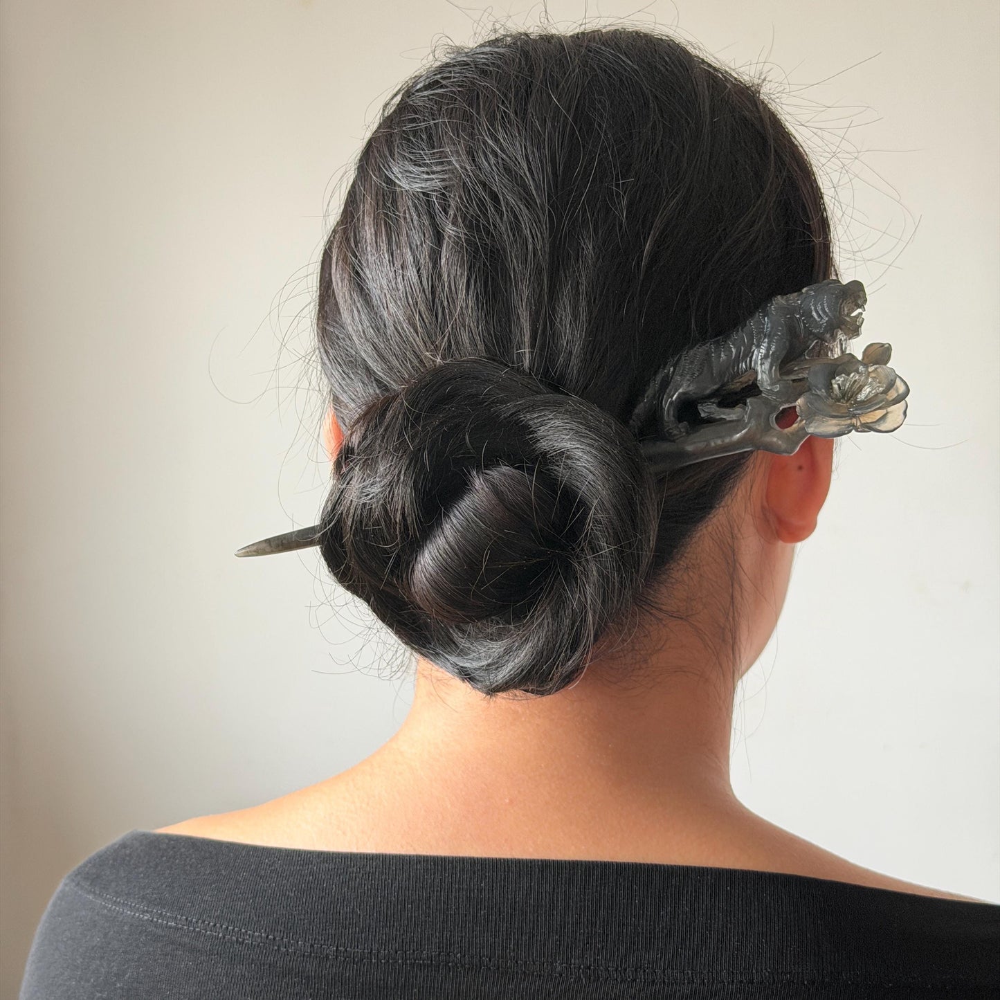 Xiu Jade (Serpentine) Hand Carved Tiger & Rose Hair Pin: Natural Handcrafted Black Jade Hair Stick with Certificate | Asian Chinese Vintage Hair Fork Gift black jade carving hand engraved tiger hairpins hand carved hair stick cat carving tiger carving black tiger hair fork flower carving natural untreated jade with  japanese hair stick korean hair fork chinese hair pins hanfu hairpins vintage hair comb tiger lover gift gothic hairpins jade hair accessory carved hair jewelry rose carving