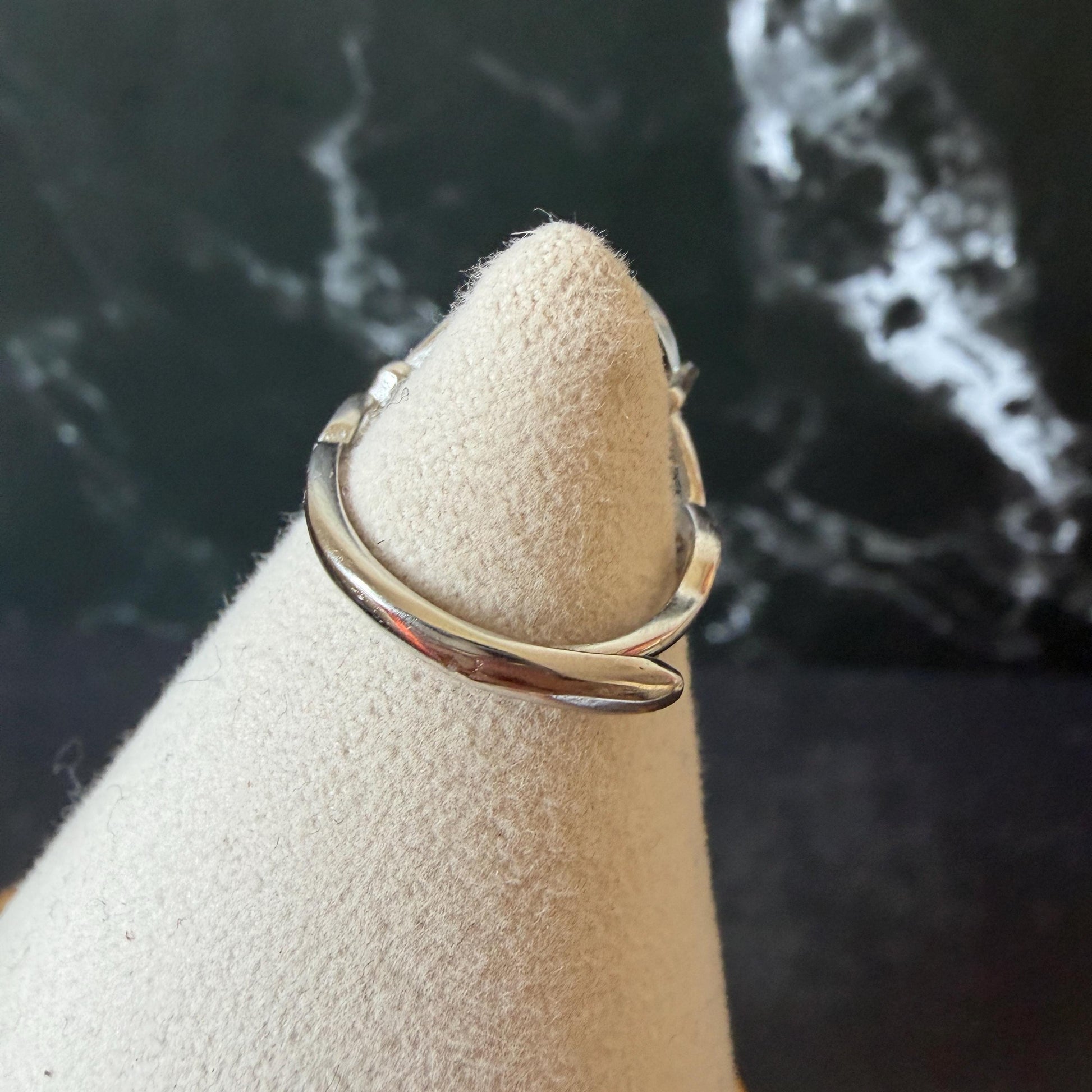 Polished Enhydro Quartz (Herkimer Diamond) S925 Silver Adjustable Ring: Big Rainbow! Moving Sand and Black Bubble Inclusion Crystal Statement Ring for Women ring crystal band ring crystal cocktail ring crystal stackable ring 7 chakra crystal ring meditation crystal healing stone birthstone silver ring ring for men rainbow quartz inclusion quartz inclusion crystal minerals specimen silver ring free size ring adjustable ring holder rain quartz enhydro crystal inclusion crystal inclusion quartz