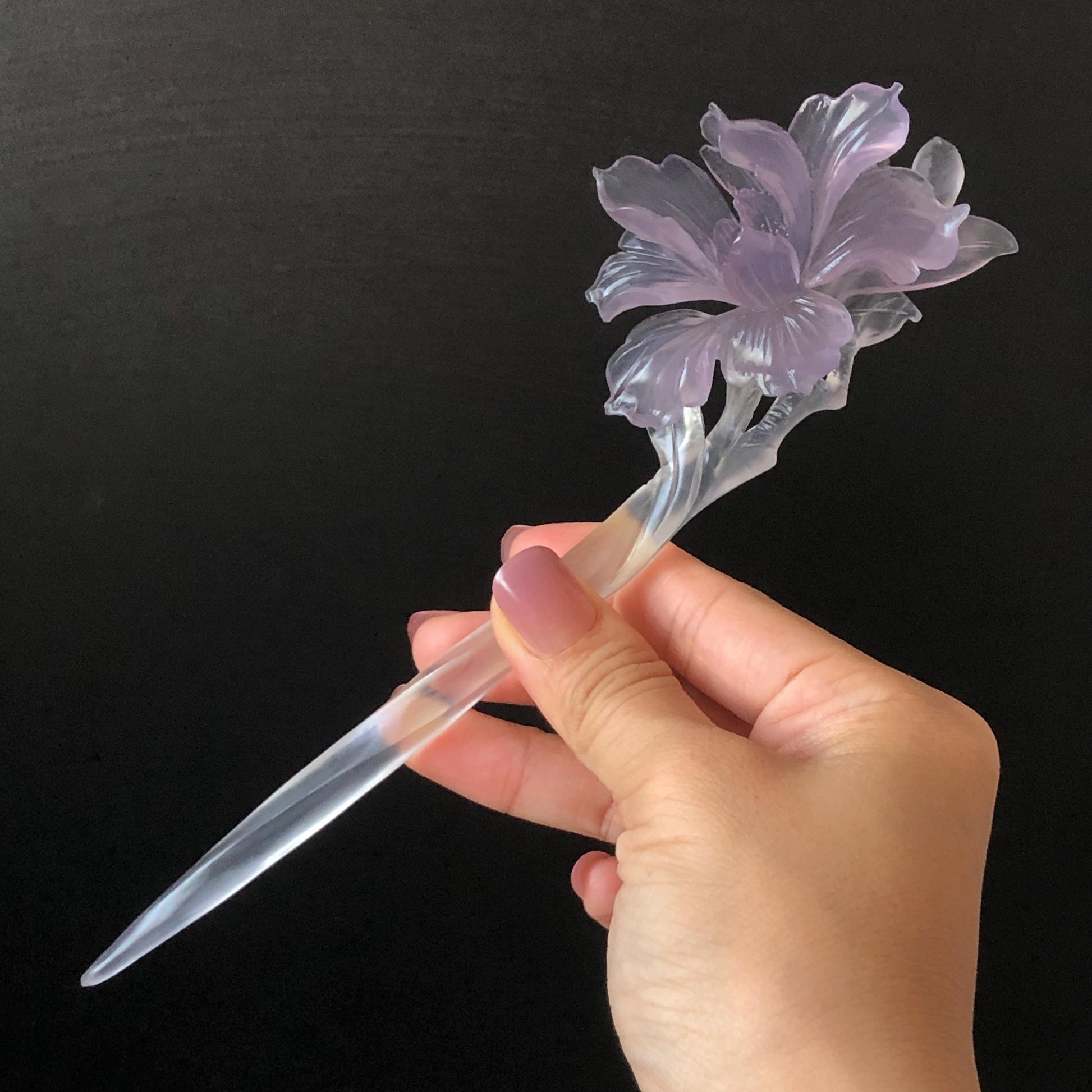 Fluorite Hand Carved Iris Flower Hair Pin: Natural Purple and White Crystal Hanfu Handcrafted Hair Stick in Asian Chinese Vintage Style Handcrafted Hair Fork Bridal Wedding Headpiece gift for her japanese hairpin korean hair stick chinese hair fork vintage hair comb antique hair pins hanfu hair stick bridal shower hair jewelry wedding headpiece bridal shower gift engagement hair accessory jade carving hand engraved purple crystal untreated natural crystal hairpin Iris carving flower hairpin