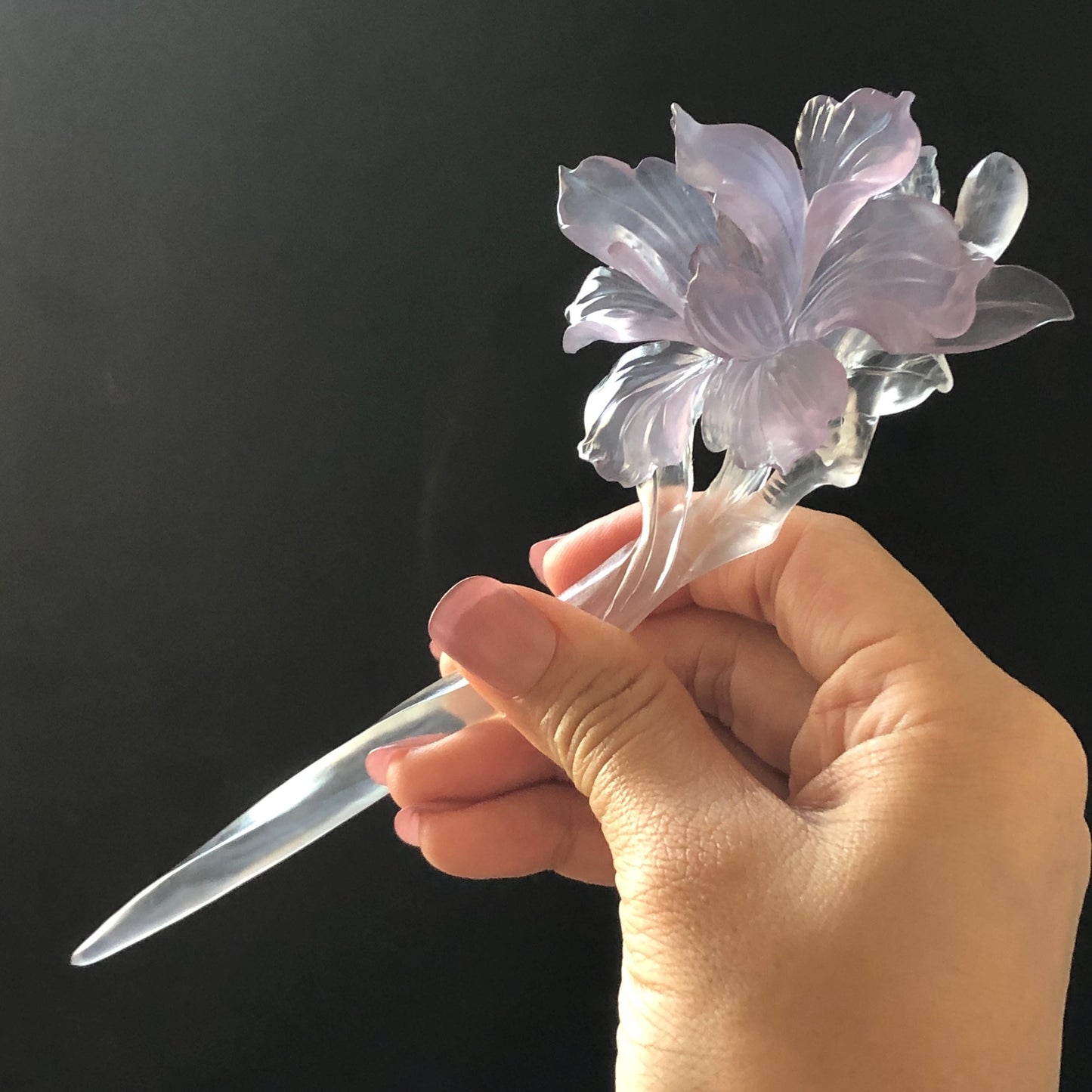 Fluorite Hand Carved Iris Flower Hair Pin: Natural Purple and White Crystal Hanfu Handcrafted Hair Stick in Asian Chinese Vintage Style Handcrafted Hair Fork Bridal Wedding Headpiece gift for her japanese hairpin korean hair stick chinese hair fork vintage hair comb antique hair pins hanfu hair stick bridal shower hair jewelry wedding headpiece bridal shower gift engagement hair accessory jade carving hand engraved purple crystal untreated natural crystal hairpin Iris carving flower hairpin