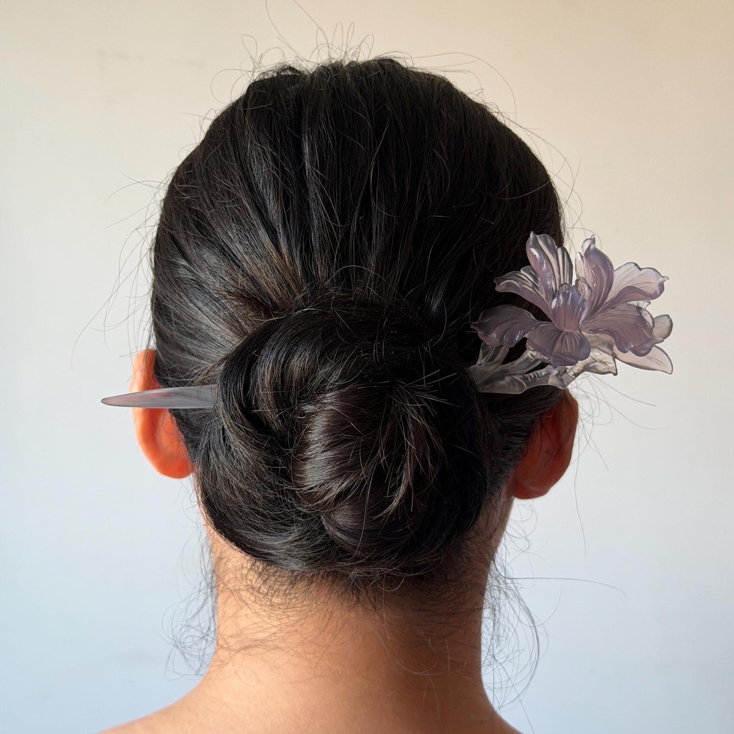 Fluorite Hand Carved Iris Flower Hair Pin: Natural Purple and White Crystal Hanfu Handcrafted Hair Stick in Asian Chinese Vintage Style Handcrafted Hair Fork Bridal Wedding Headpiece gift for her japanese hairpin korean hair stick chinese hair fork vintage hair comb antique hair pins hanfu hair stick bridal shower hair jewelry wedding headpiece bridal shower gift engagement hair accessory jade carving hand engraved purple crystal untreated natural crystal hairpin Iris carving flower hairpin