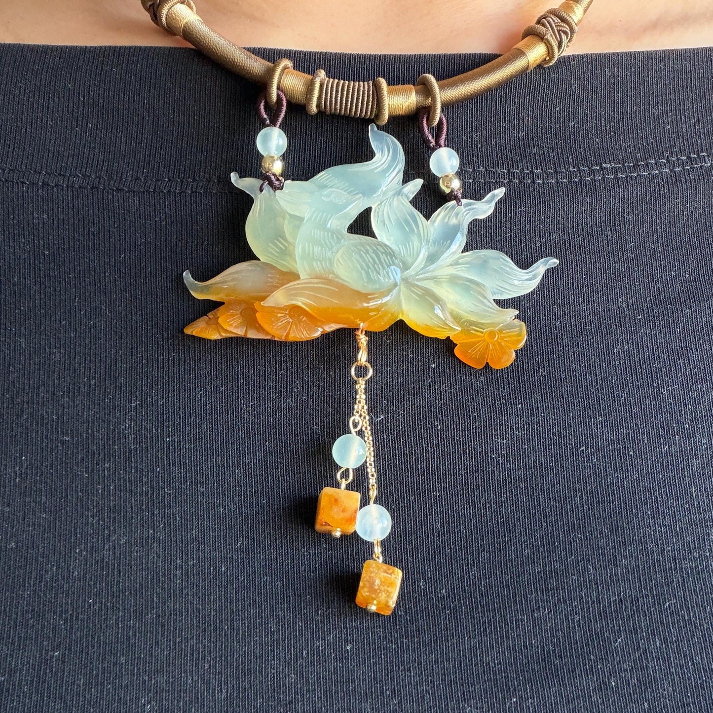 Xiu Jade Serpentine Hand Carved Nine Tail Fox and Flower Pendant Adjustable Necklace: Natural Untreated Orange and White Jade 3D Stone Carving Vintage Charm Chinese Pendant Necklace Antique Pendant multicolour jade orange jade white jade asian vintage necklace braided necklace nine-tailed fox carving nine tail fox charm fox lover gift flower carving hand engraved jewelry hand carved jade handcrafted necklace dangle good luck charm animals carving flower pendant adjustable necklace choker