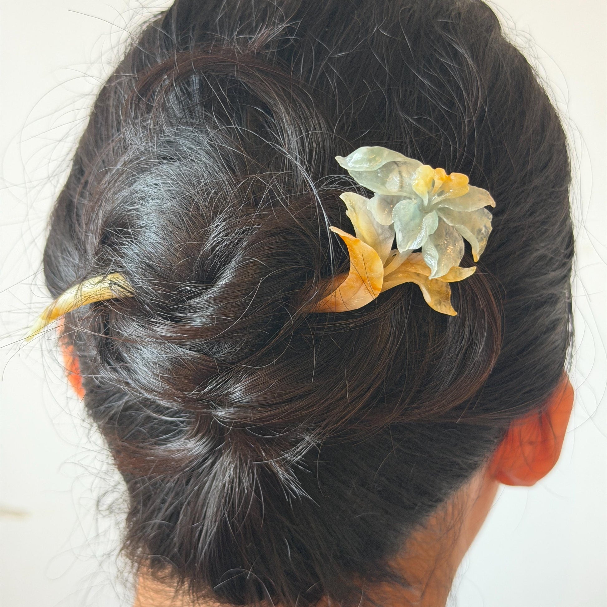 Xiu Jade Serpentine Hand Carved Lily Flower Small Hair Pin: Multicolor Caramel Yellow Blue Jade Handcrafted Hair Stick 3D stone carving Hair Jewelry | Asian Chinese Vintage Hanfu Hair Fork gift for her blue jade carving yellow jade flower carving lily carving hand engraved lily hairpins japanese hair stick korean hair pins vinatge hair fork chinese hair comb antique hairpins wedding headpiece engagement hair jewelry bridal shower gift bridal hair accessory 3D stone carving asian hair crown