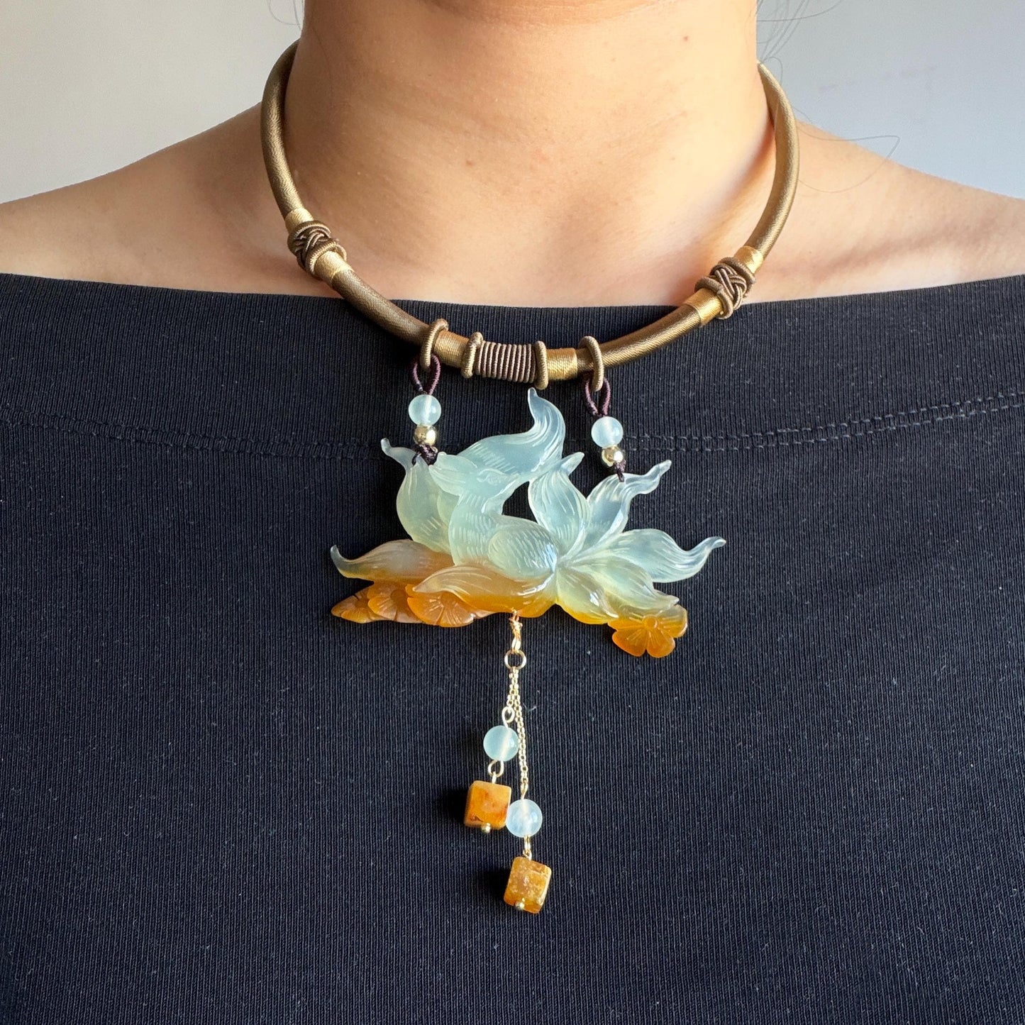 Xiu Jade Serpentine Hand Carved Nine Tail Fox and Flower Pendant Adjustable Necklace: Natural Untreated Orange and White Jade 3D Stone Carving Vintage Charm Chinese Pendant Necklace Antique Pendant multicolour jade orange jade white jade asian vintage necklace braided necklace nine-tailed fox carving nine tail fox charm fox lover gift flower carving hand engraved jewelry hand carved jade handcrafted necklace dangle good luck charm animals carving flower pendant adjustable necklace choker