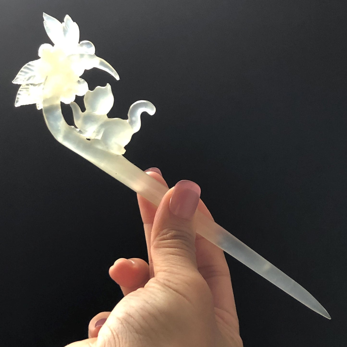 Xiu Jade Serpentine Hand Carved Cat Kitten & Flowers Hair Pin: Natural Bicolour White Green Jade Handcrafted Hanfu Hair Stick | Asian Chinese Vintage Style Hairpin Gift for her hand engraved green jade carving hand carved cat hairpin cat carving hand engraved flower hair stick chinese jade hair comb hanfu hair fork korean hairpins japanese hair clip cat lover gift vintage hair stick natural untreated jade hair crown handmade hair jewelry cat lover gift birthday gift 3D stone carving