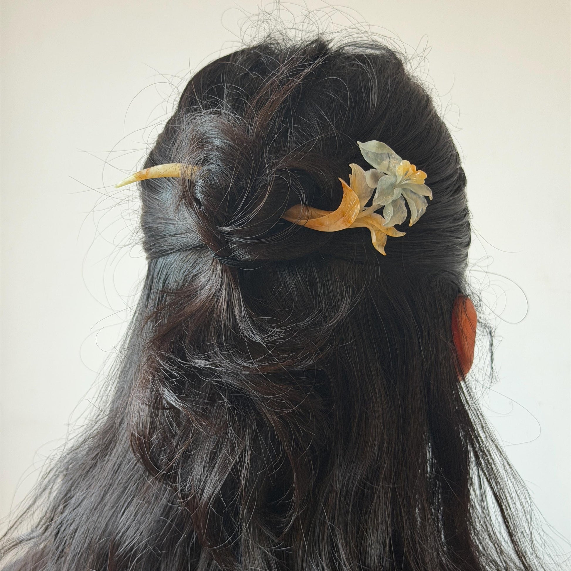 Xiu Jade Serpentine Hand Carved Lily Flower Small Hair Pin: Multicolor Caramel Yellow Blue Jade Handcrafted Hair Stick 3D stone carving Hair Jewelry | Asian Chinese Vintage Hanfu Hair Fork gift for her blue jade carving yellow jade flower carving lily carving hand engraved lily hairpins japanese hair stick korean hair pins vinatge hair fork chinese hair comb antique hairpins wedding headpiece engagement hair jewelry bridal shower gift bridal hair accessory 3D stone carving asian hair crown