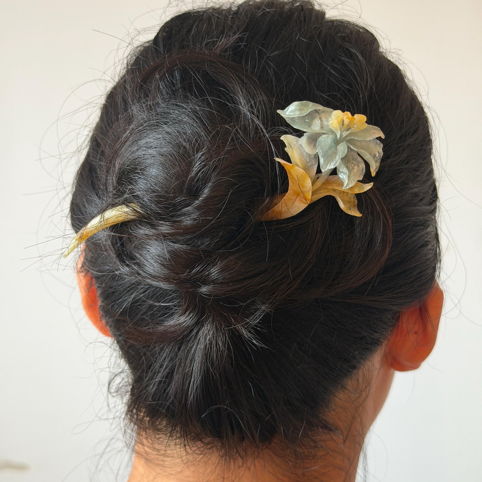 Xiu Jade Serpentine Hand Carved Lily Flower Small Hair Pin: Multicolor Caramel Yellow Blue Jade Handcrafted Hair Stick 3D stone carving Hair Jewelry | Asian Chinese Vintage Hanfu Hair Fork gift for her blue jade carving yellow jade flower carving lily carving hand engraved lily hairpins japanese hair stick korean hair pins vinatge hair fork chinese hair comb antique hairpins wedding headpiece engagement hair jewelry bridal shower gift bridal hair accessory 3D stone carving asian hair crown