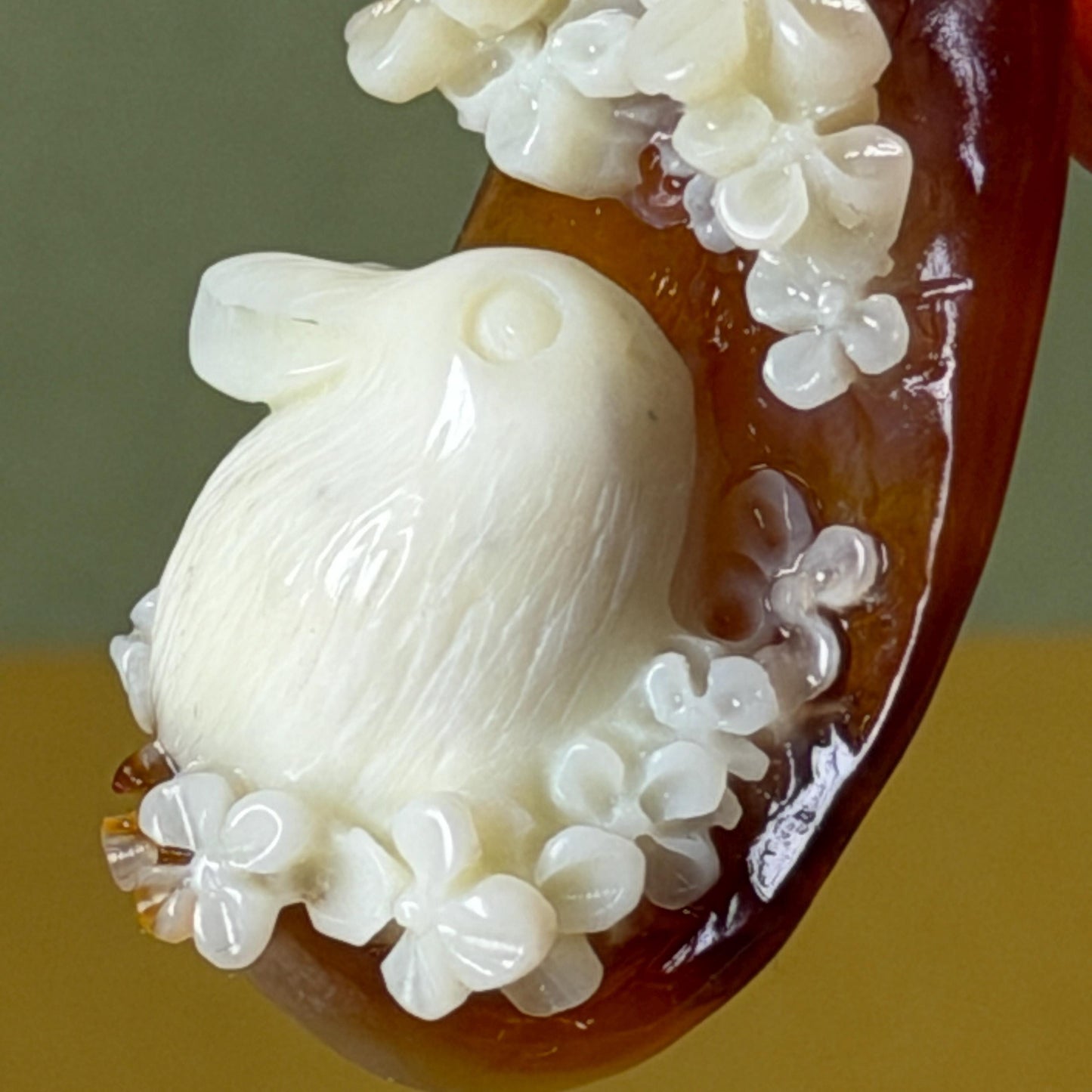 u Jade Rabbit & Flowers Hand Carved Pendant Adjustable Necklace: Certified Natural Serpentine Red Brown White Jade Handcrafted Charm 3D Stone Carving  white jade carving brown jade 3D carving rabbit carving bunny carving rabbit pendant bunny charm flower pendant flower pendant adjustable necklace choker jade with certificate untreated jade lucky charm rabbit lover gift bunny lover gift handcrafted jade