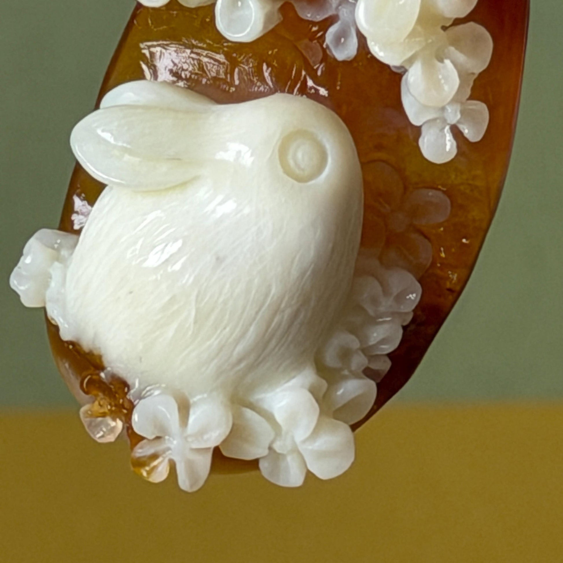 u Jade Rabbit & Flowers Hand Carved Pendant Adjustable Necklace: Certified Natural Serpentine Red Brown White Jade Handcrafted Charm 3D Stone Carving  white jade carving brown jade 3D carving rabbit carving bunny carving rabbit pendant bunny charm flower pendant flower pendant adjustable necklace choker jade with certificate untreated jade lucky charm rabbit lover gift bunny lover gift handcrafted jade