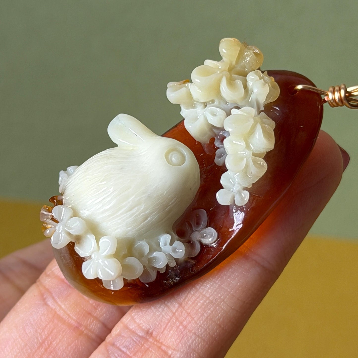 u Jade Rabbit & Flowers Hand Carved Pendant Adjustable Necklace: Certified Natural Serpentine Red Brown White Jade Handcrafted Charm 3D Stone Carving  white jade carving brown jade 3D carving rabbit carving bunny carving rabbit pendant bunny charm flower pendant flower pendant adjustable necklace choker jade with certificate untreated jade lucky charm rabbit lover gift bunny lover gift handcrafted jade