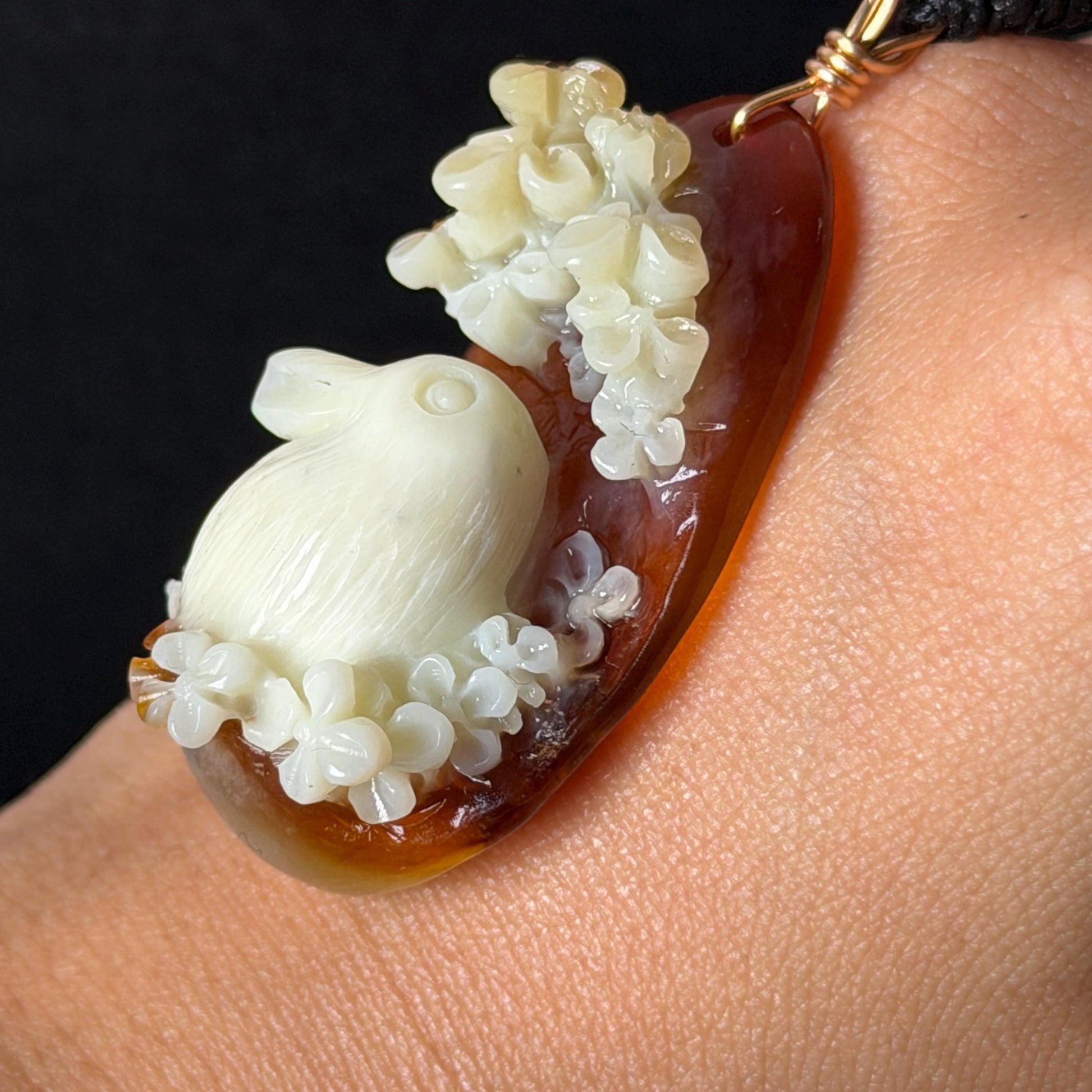 u Jade Rabbit & Flowers Hand Carved Pendant Adjustable Necklace: Certified Natural Serpentine Red Brown White Jade Handcrafted Charm 3D Stone Carving  white jade carving brown jade 3D carving rabbit carving bunny carving rabbit pendant bunny charm flower pendant flower pendant adjustable necklace choker jade with certificate untreated jade lucky charm rabbit lover gift bunny lover gift handcrafted jade