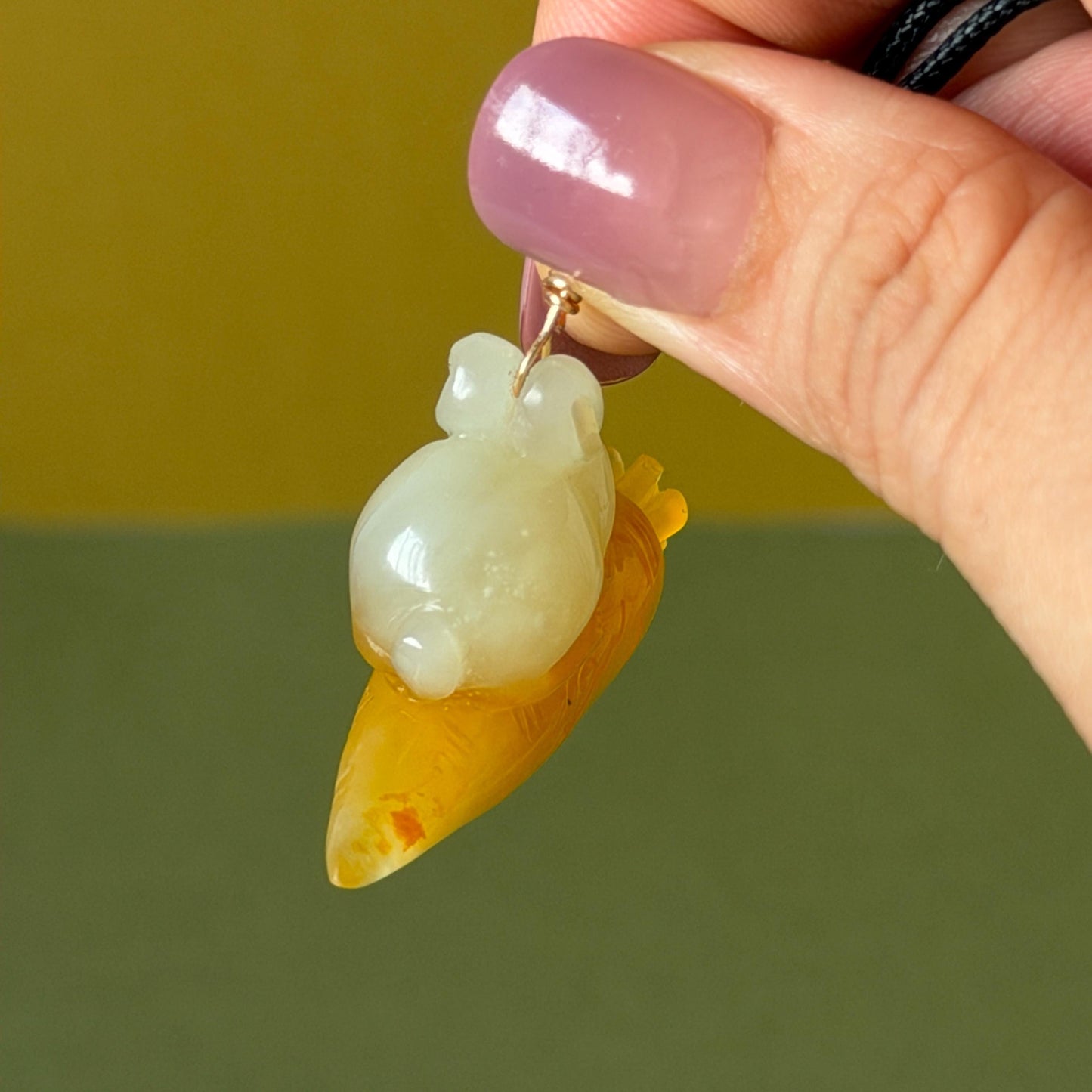 Xiu Jade Rabbit & Carrot Hand Carved Pendant Adjustable Necklace: Certified Natural Serpentine Orange White Jade Handcrafted Charm 3D Stone Carving  rabbit carving bunny carving rabbit pendant bunny charm carrot pendant raddish pendant adjustable necklace choker jade with certificate untreated jade lucky charm rabbit lover gift bunny lover gift handcrafted jade white jade carving orange jade icy jade