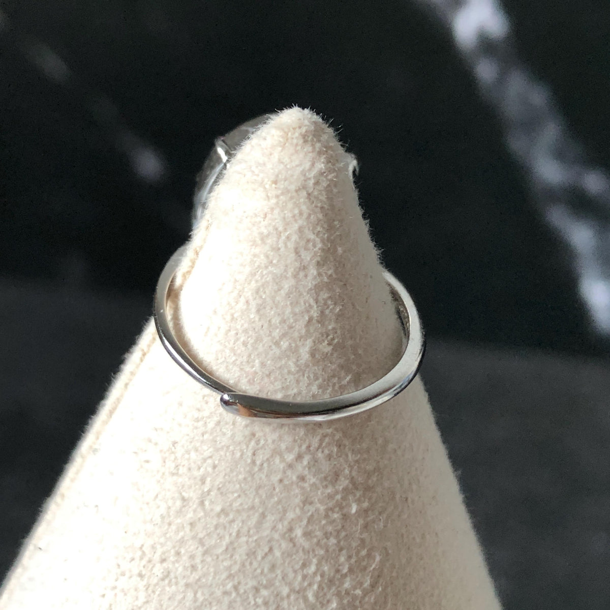Enhydro Quartz (Herkimer Diamond) S925 Silver Adjustable Ring: Flowing Shimmering Fine Black Sand Waterfall in Manifestation Quartz Inclusion Polished Crystal Statement Ring for Women crystal band ring cocktail ring stackable ring 7 chakra meditation crystal healing stone birthstone silver ring ring for men rainbow quartz minerals specimen inclusion quartz quick sand inclusion fluid inclusion water inclusion cocktail ring stackable ring enhydro crystal ring men statement ring untreated crystal