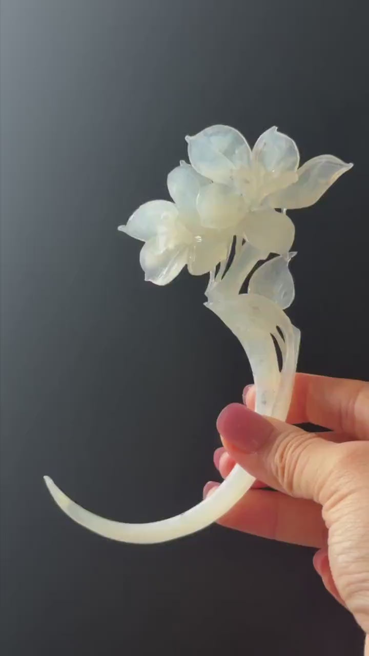 Xiu Jade Serpentine Hand Carved Iris Flower Hair Pin: Natural White Jade Handcrafted Crescent Moon Hair Stick 3D Stone Carving Hair Jewelry