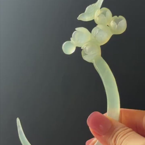 Xiu Jade Serpentine Crescent Moon Bird and Lily of Valley Flower Hair Stick: Certified Green Jade Hand Carved Half Moon Hanfu Hair Pin