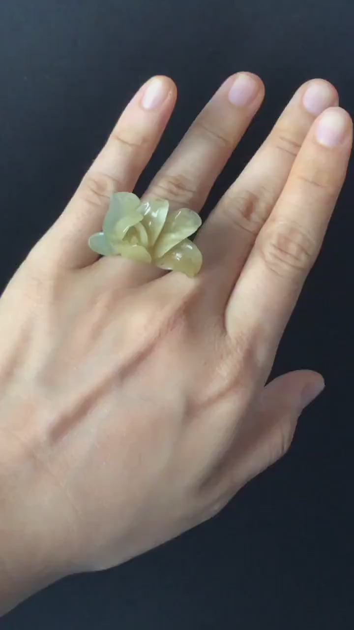 Natural Xiu Jade Serpentine Hand Craved Flower Blooming Yulan Ring | 16.2mm (US 5.5-6) | Yellow & Green | Crystal Stone Gemstone Ring