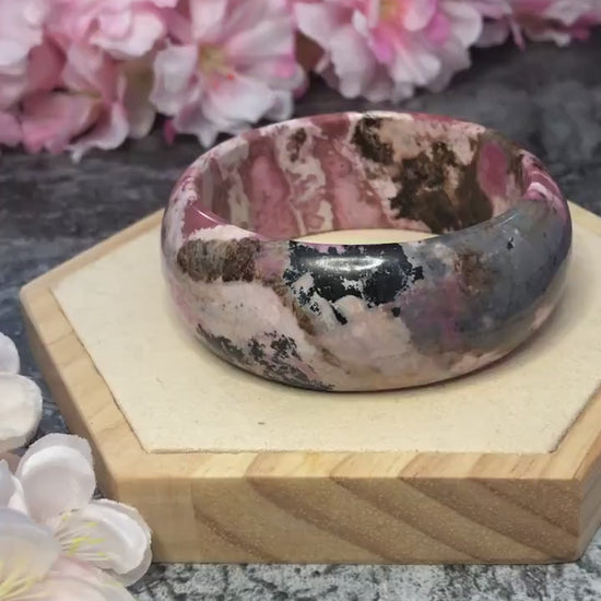 59.3mm Natural Rhodonite Stone Bangle | Ukiyo-e | Porcelain Blue with Black Ink | Japanese Painting | Pink Crystal Gemstone Bracelet Gift