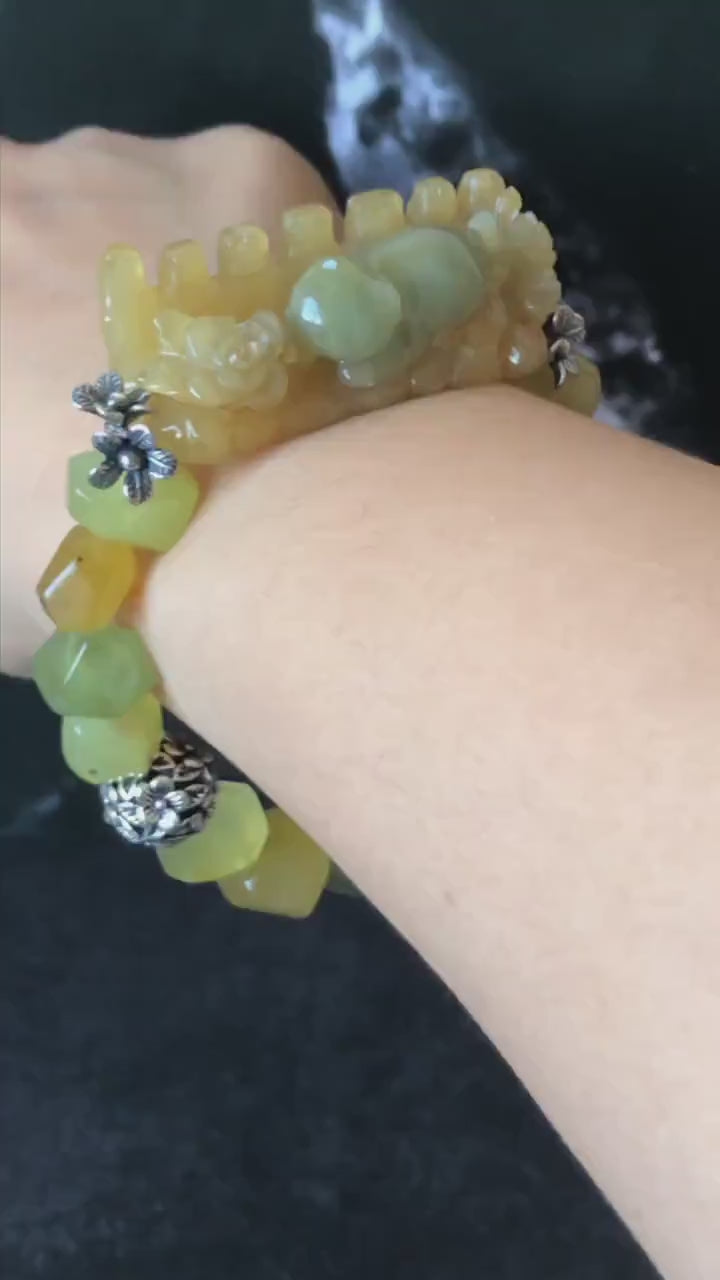 Xiu Jade Serpentine Hand Carved Cat Kitten ＆ Flowers Charm with Irregular Bead Bracelet: Yellow Green Jade Beads with Vintage Tibetan Silver